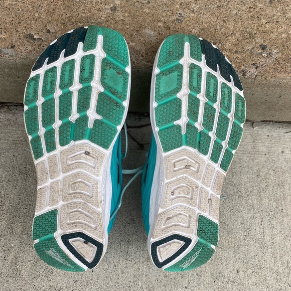 Altra running shoes - Picture 3 of 5